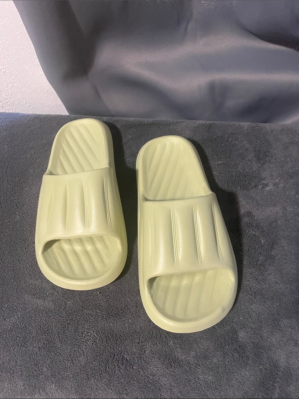 Light Green Cushioned Slide Sandals for Women NWOT